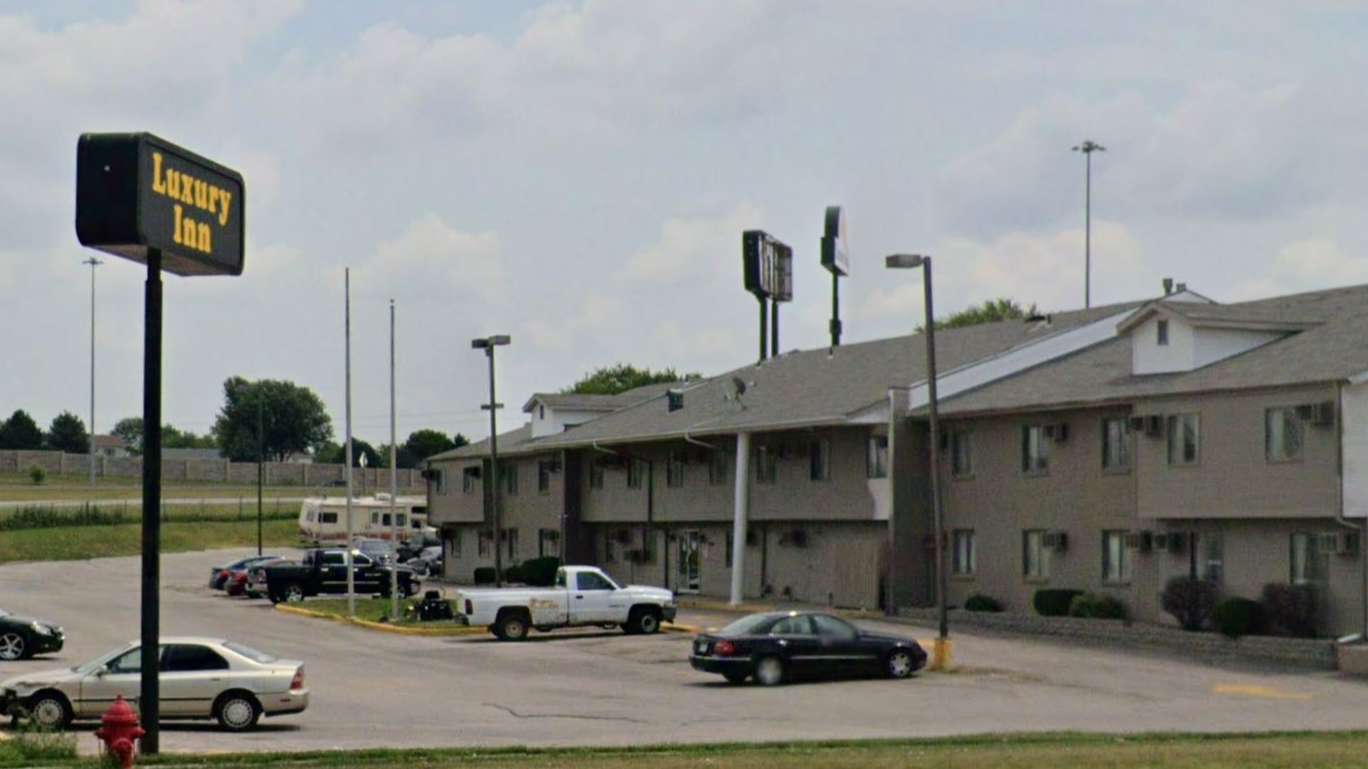2940 NW 12th St Parking