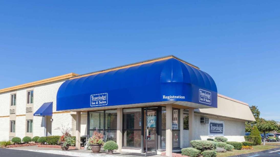 Travelodge Inn & Suites by Wyndham ALB Airport