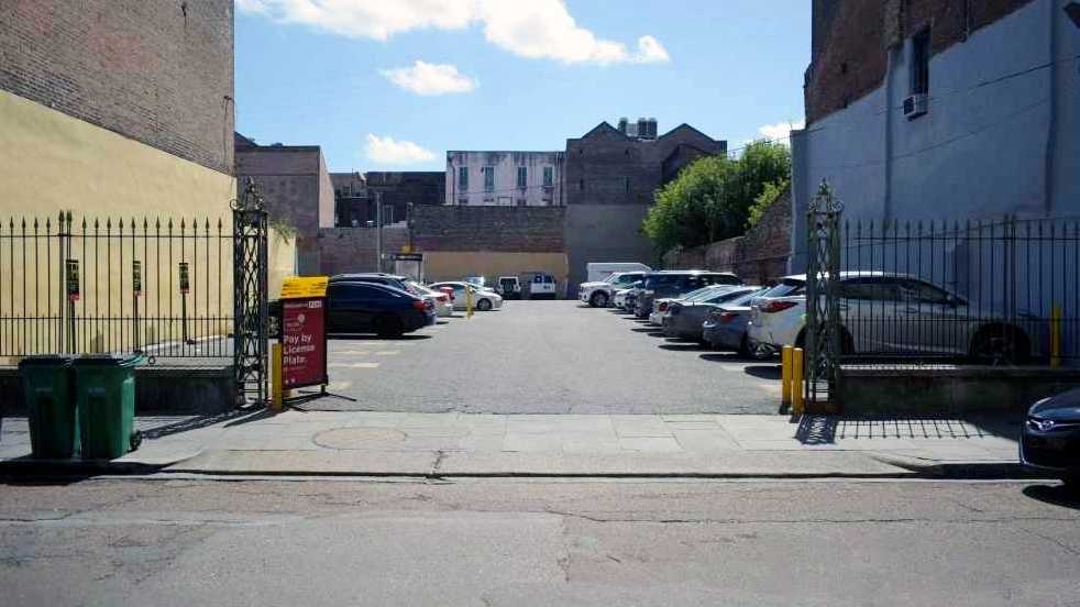528 Chartres St Parking P249