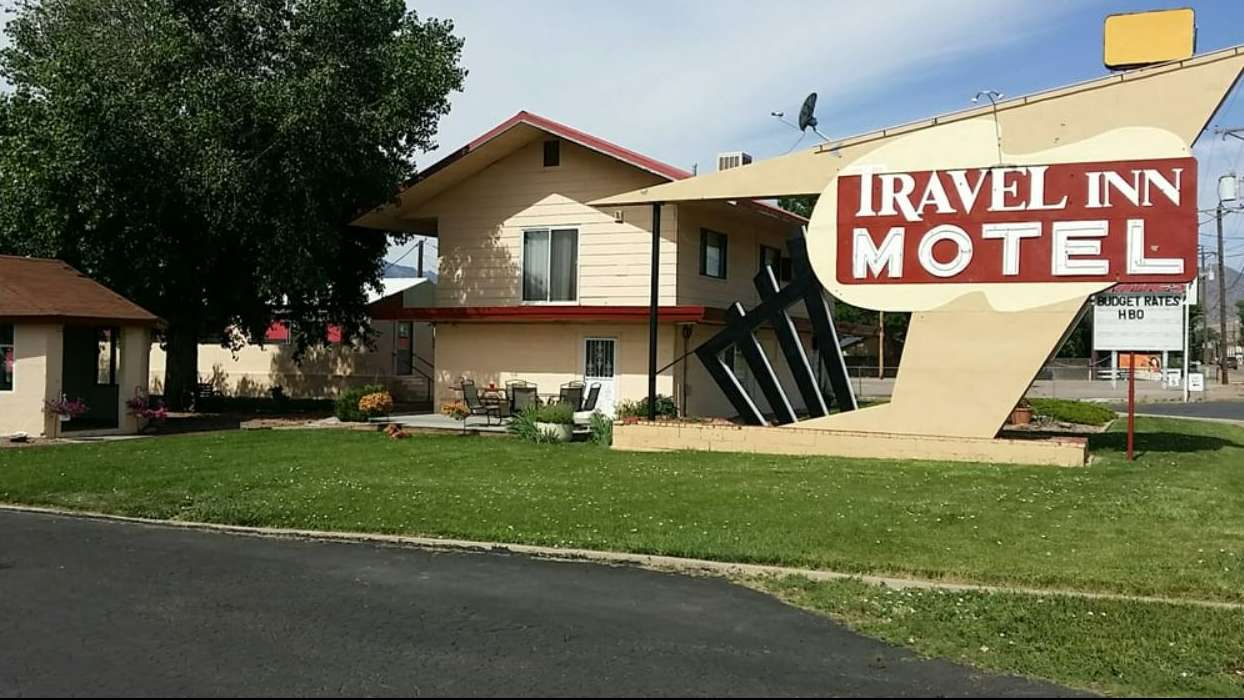 2980 E Main St Parking