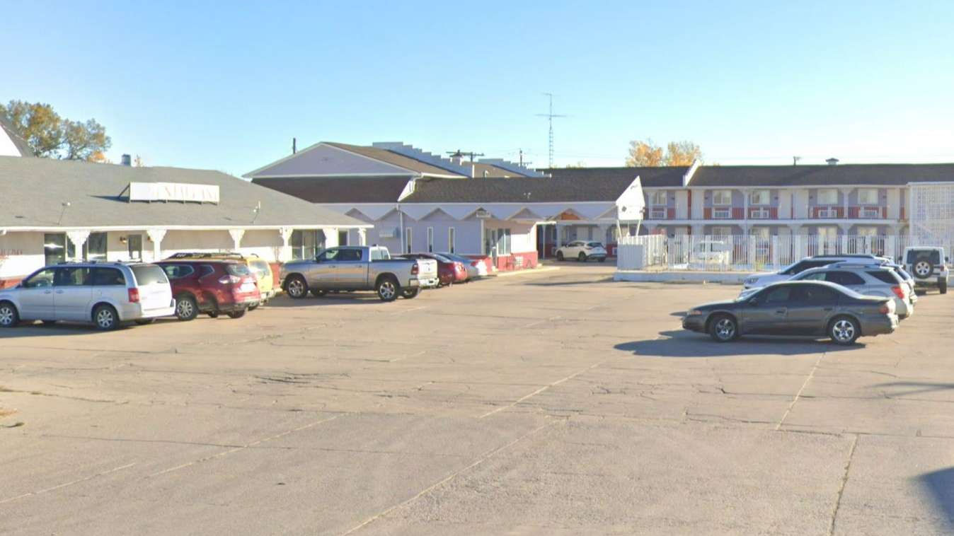 440 S Meridian Ave Parking
