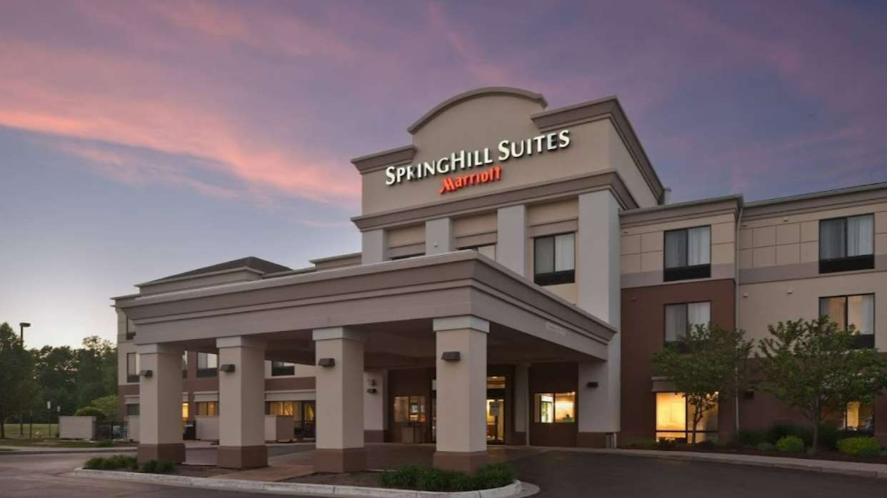 111 S Marketplace Blvd Parking