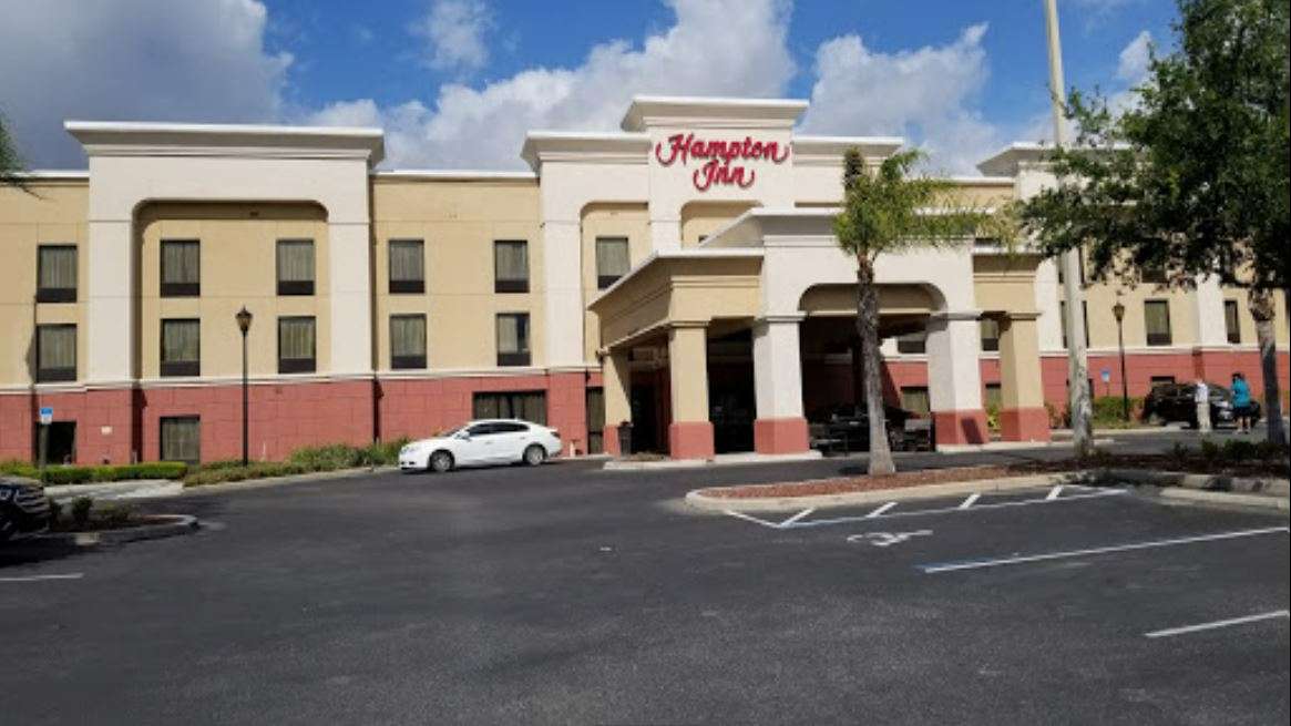 13215 US Hwy 301 Parking