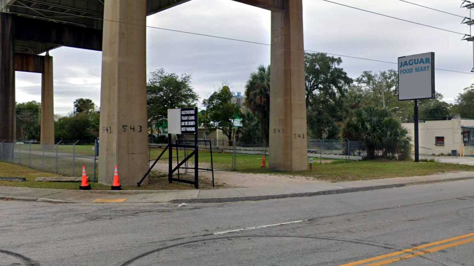 543 Talleyrand Ave Parking