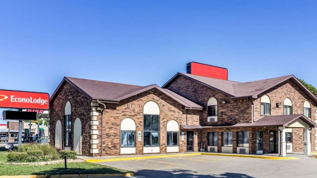 5100 N Cliff Ave Parking