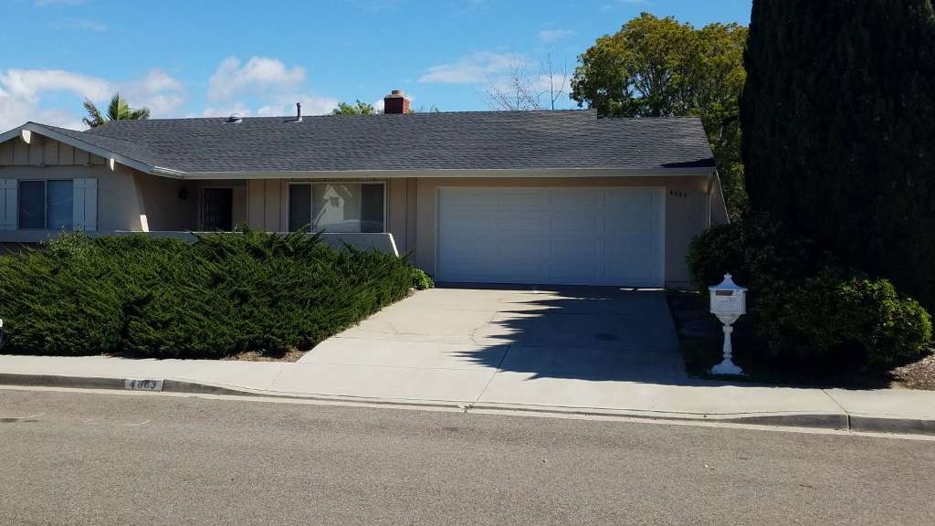4883 Hillside Drive parking