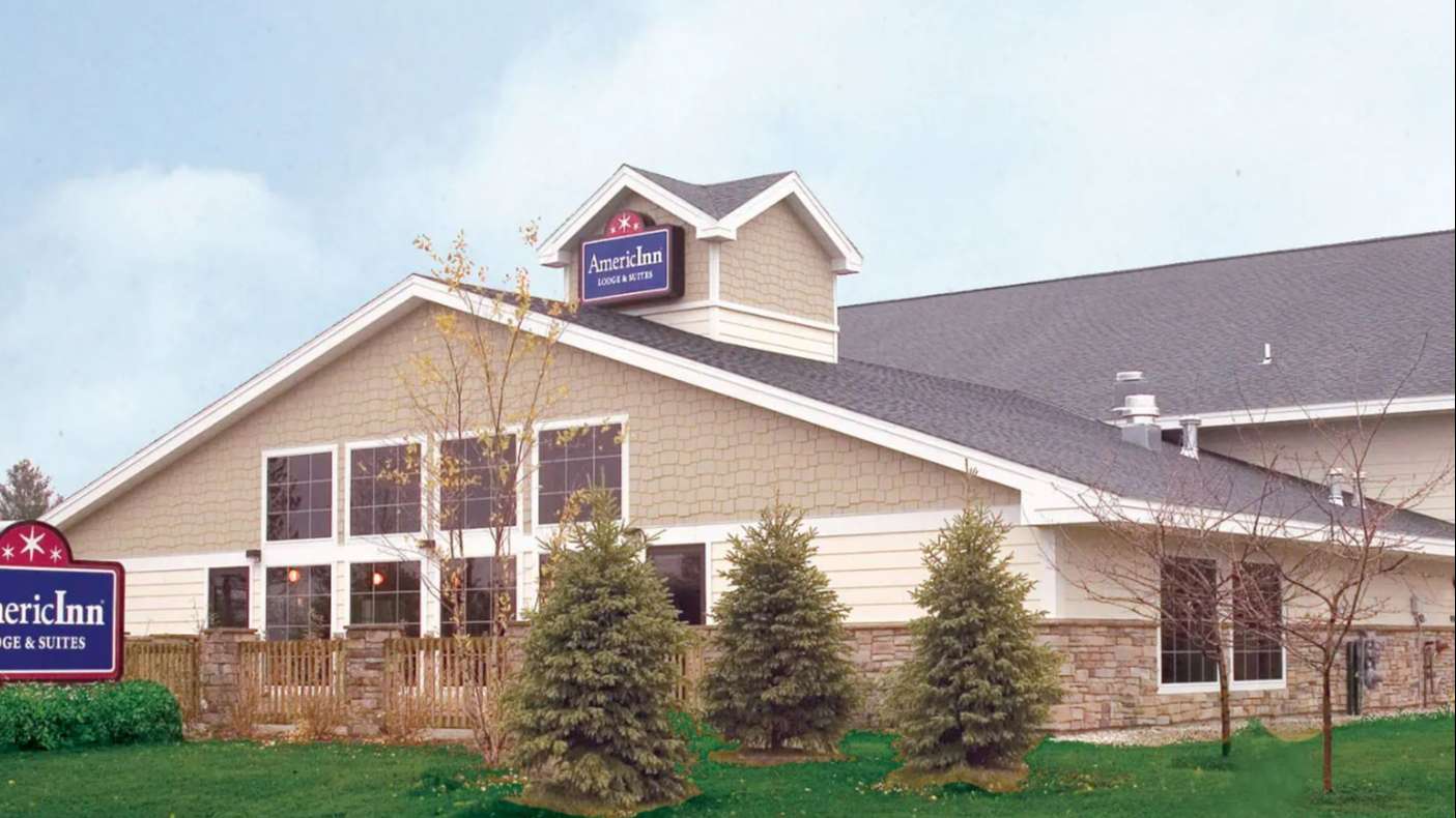  AmericInn by Wyndham Charlevoix	-11800 US 31 North Garage