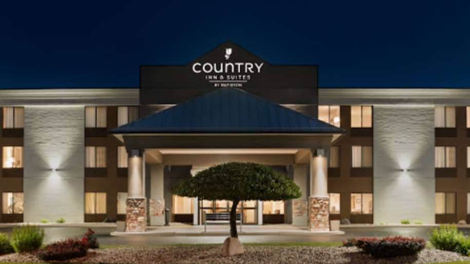 Country Inn & Suites  13339 Hospitality Ct garage