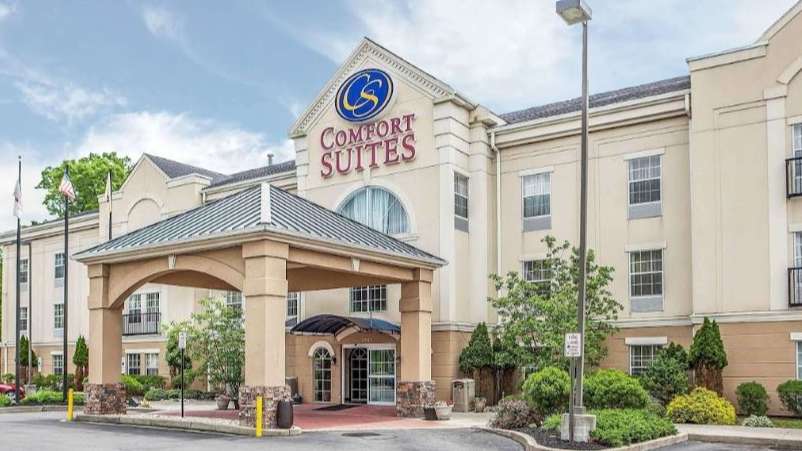 Comfort Suites - 2880 US 1 Garage