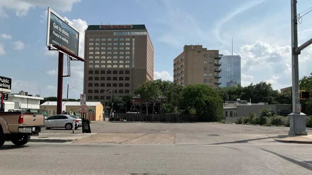 707 E 7th St. - Simms Lot