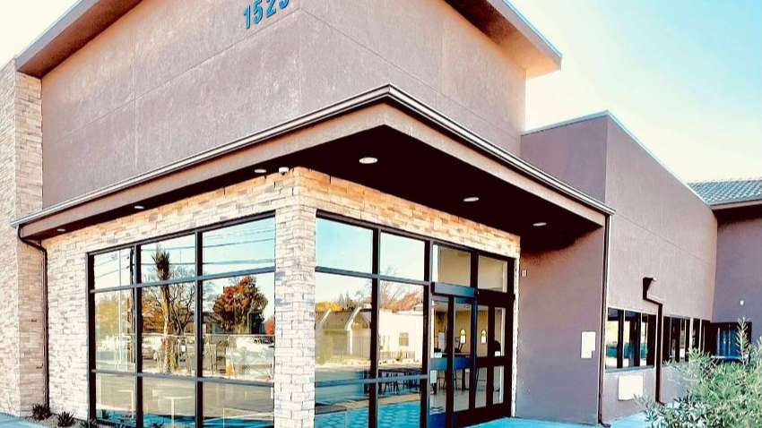 1525 McHenry Ave(Ramada by Wyndham) Garage