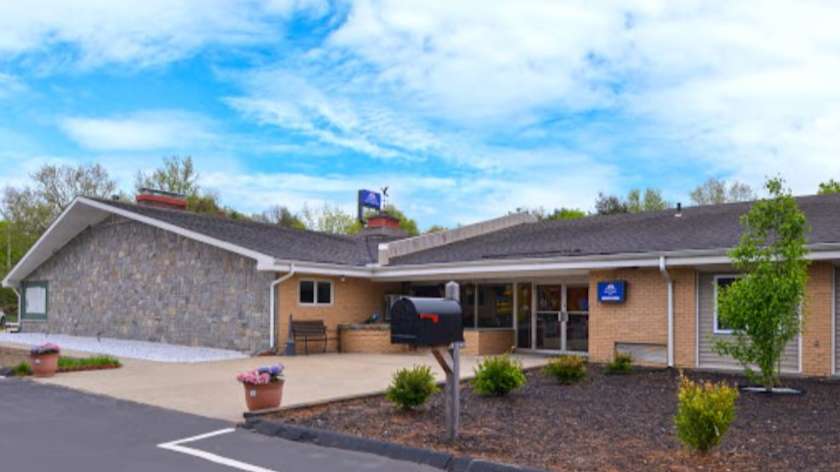 Americas Best Value Inn - 5 Heritage Rd Garage
