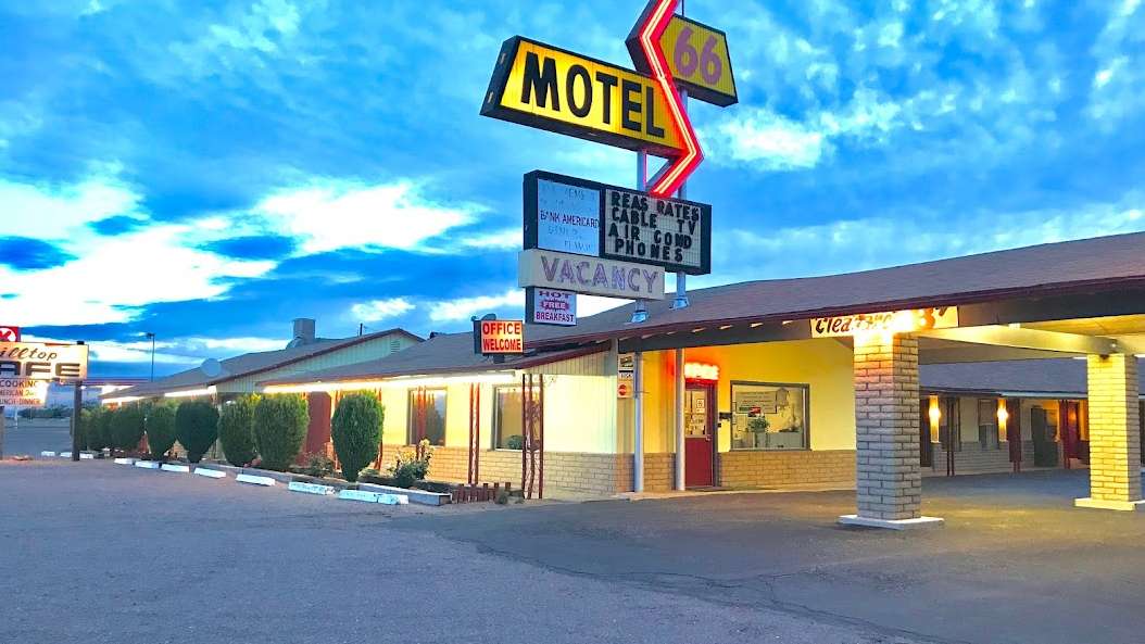 2105 Navajo Blvd (66Motel) Garage