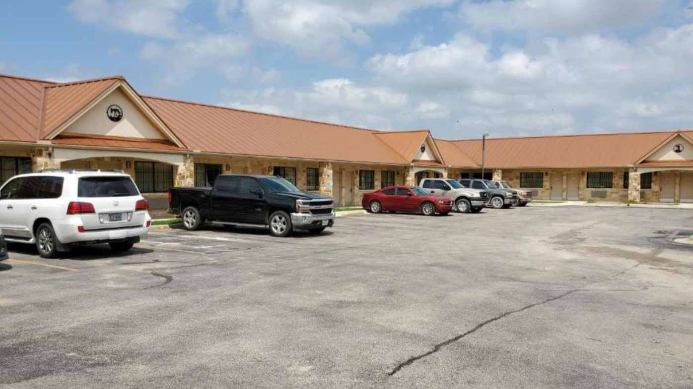 Eagle Ford Inn - 1700 10th St Garage