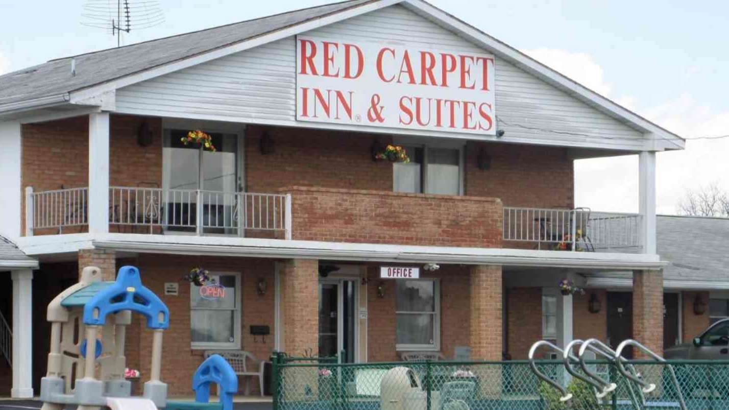Red Carpet Inn & Suites - 244 Kent Rd Garage