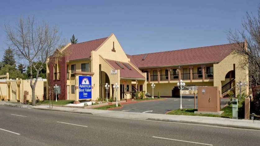 1012 W El Camino Real(Americas Best Value Inn) Garage