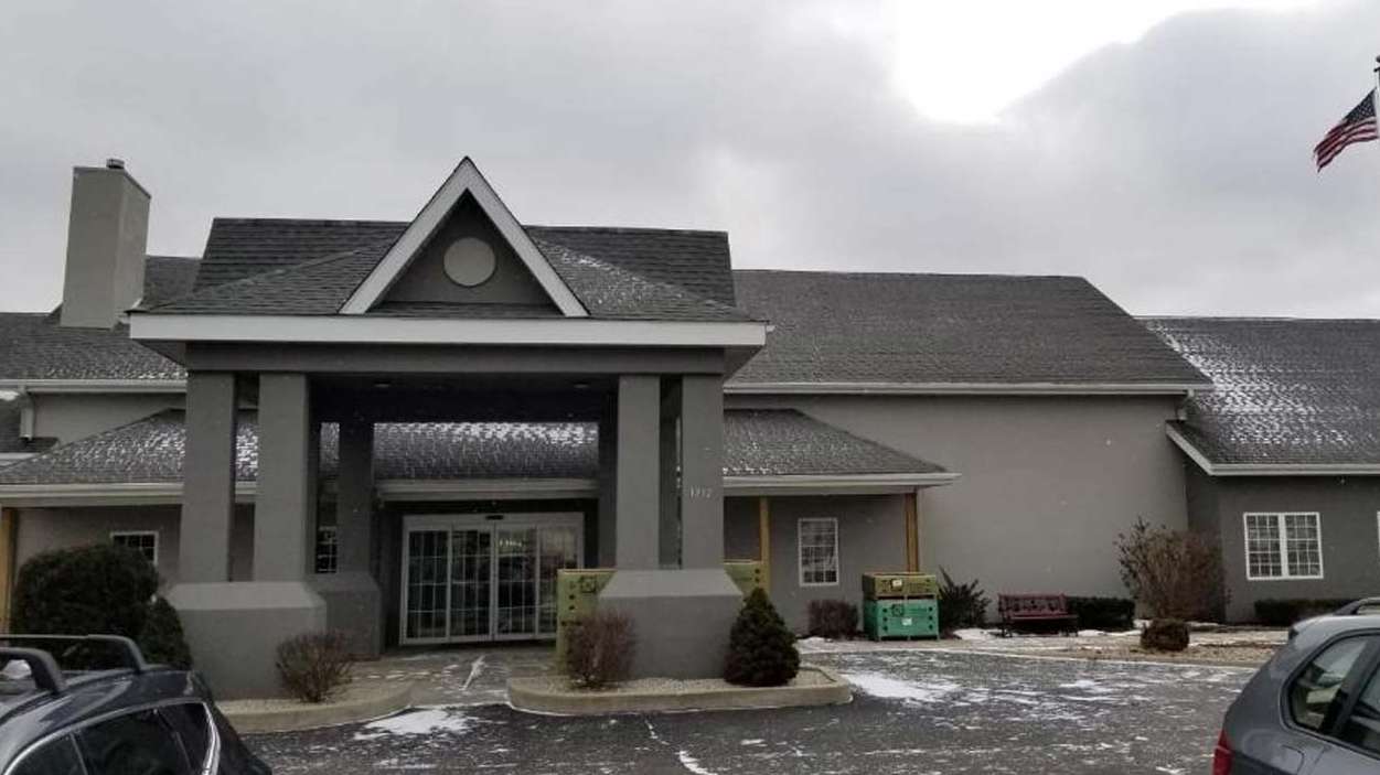 Country Inn and Suites - 1912 East Kilgore Road Garage