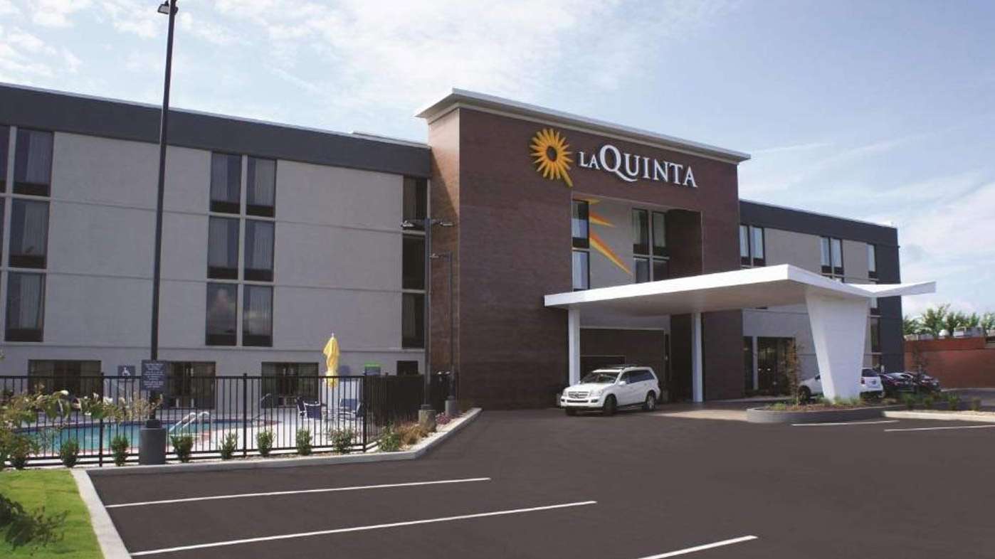 La Quinta Inn and Suites - 1200 Hwy 45 N Garage