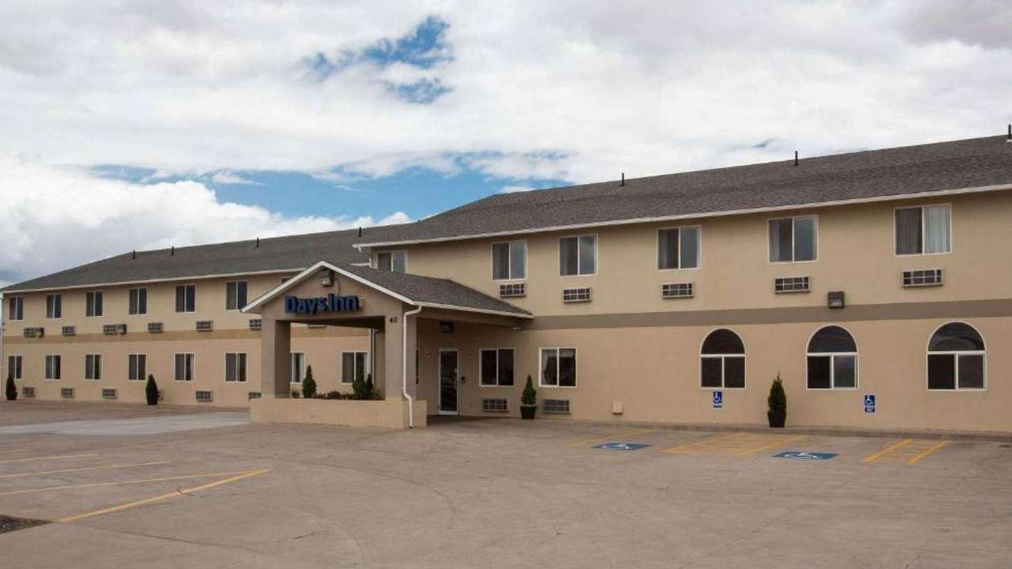 Days Inn	- 40 N 2600 W Garage