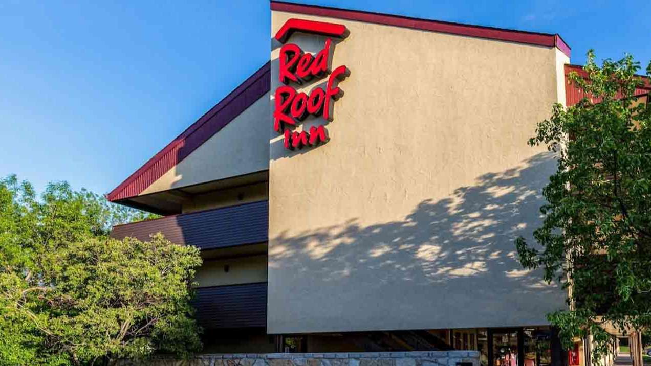Red Roof Inn	- 2600 Annapolis Ln N Garage