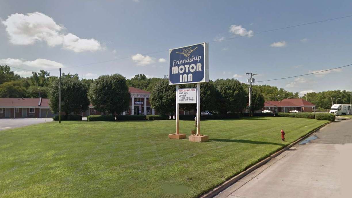 Friendship Motor Inn - 605 S Pennsville Auburn Rd Garage