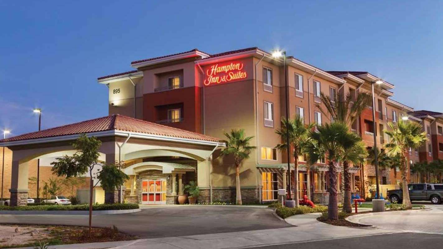 895 E Hospitality Ln (Hampton Inn) Garage