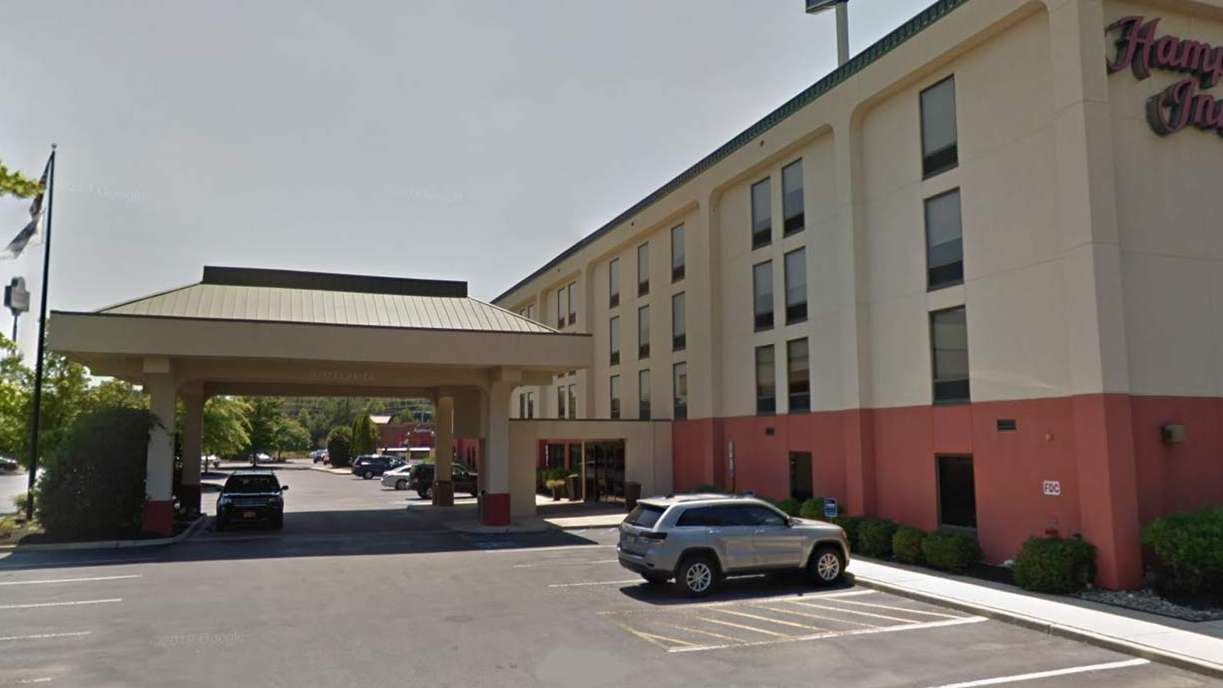 Hampton Inn - 429 N Broadway Garage