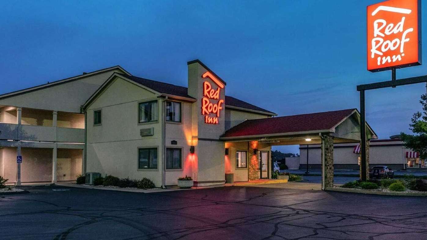 Red Roof Inn - 10330 N Us Highway 31 Garage
