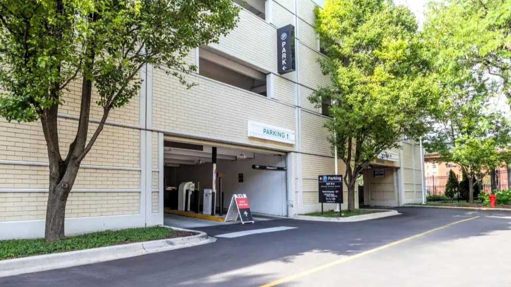 LINCOLN PARK CENTRE