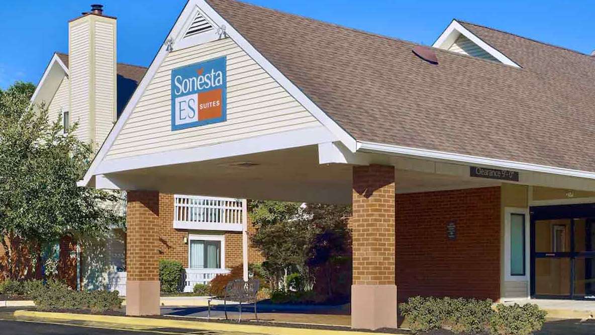 Sonesta ES Suites - 4225 US-1 Garage