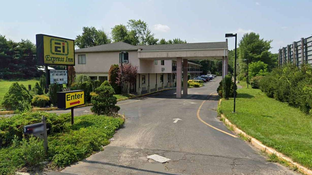 Express Inn - 5309 NJ-33 Garage