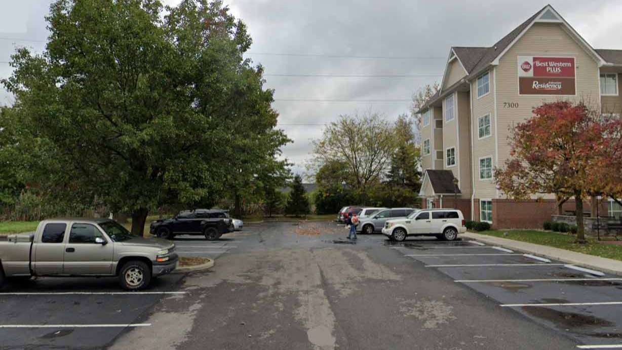 Best Western Plus - 7300 Huntington Park Dr Garage