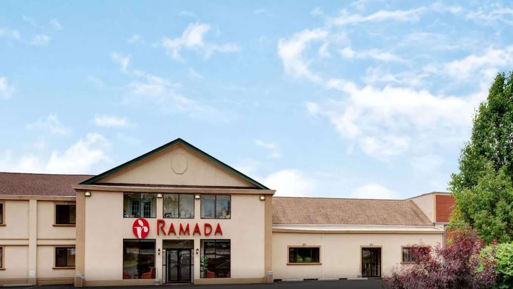 Ramada by Wyndham - 250 US202 Garage
