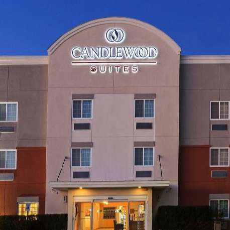 Candlewood Suites Pearland - 9015 Broadway Garage