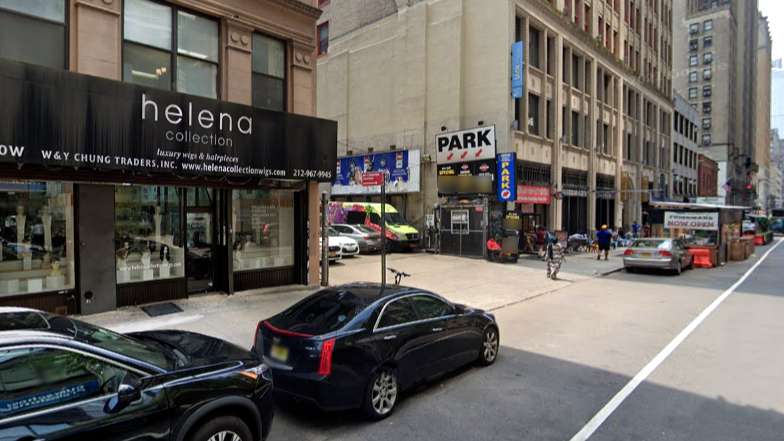 124 W 31st St Garage