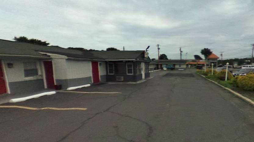 Find Best Hourly Parking Near Economy Inn - 692 S Philadelphia Blvd Garage Book Hourly Parking in Economy Inn - 692 S Philadelphia Blvd Garage