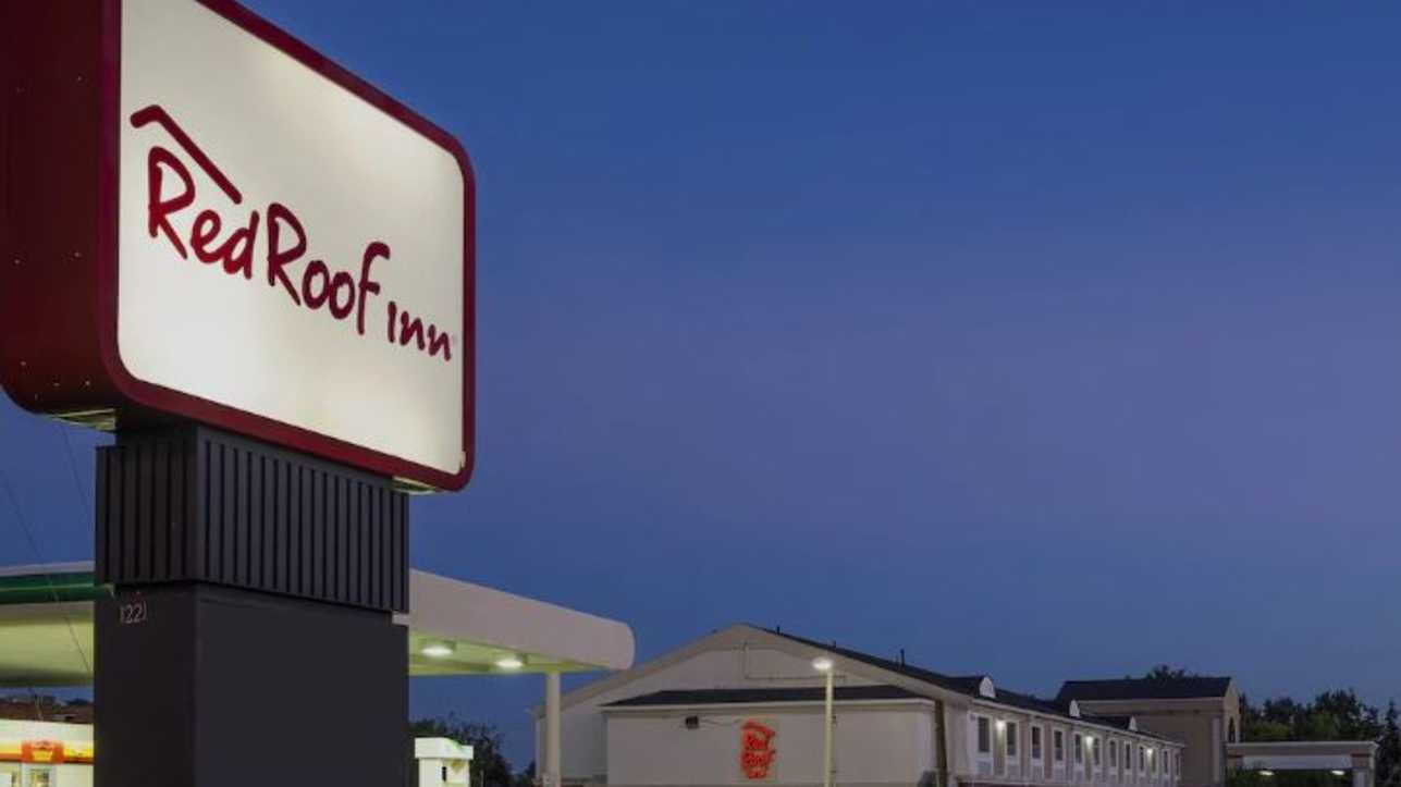 Red Roof Inn -1221 E Dublin Granville Rd Garage