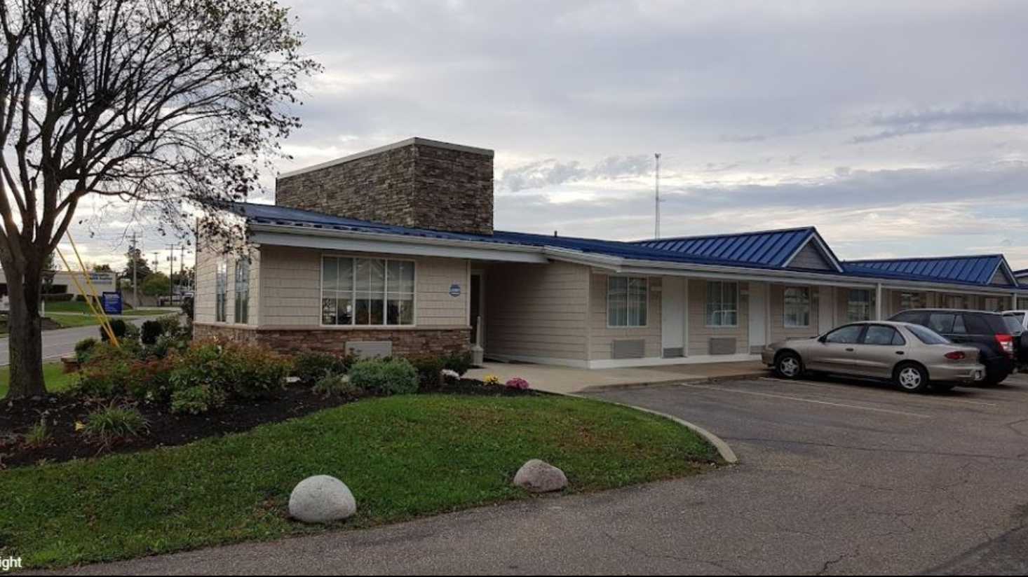 Find Best Hourly Parking Near Americas Best Value Inn - 51260 National Rd E Garage Book Hourly Parking in Americas Best Value Inn - 51260 National Rd E Garage