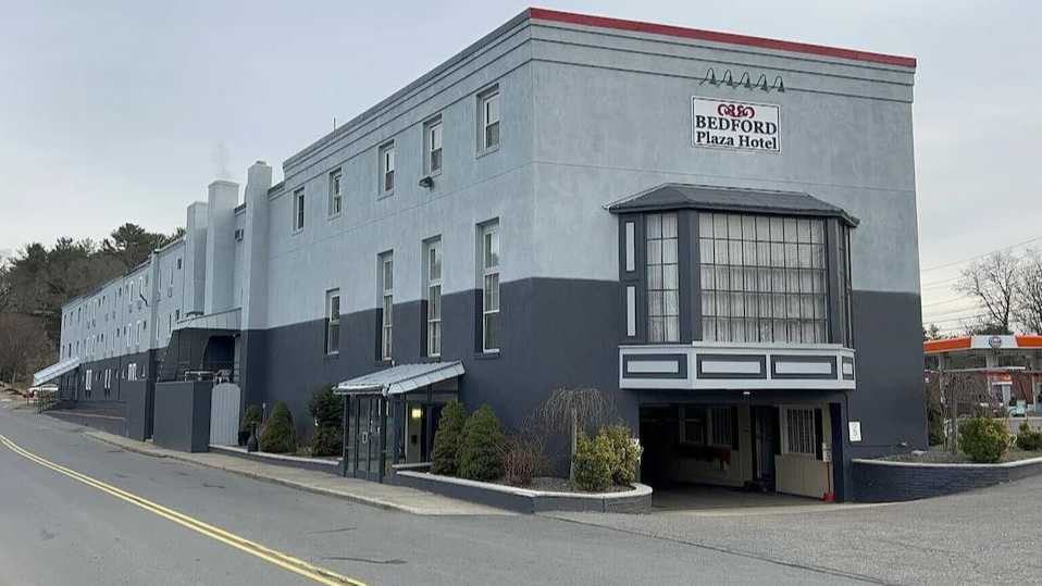 Find Best Hourly Parking Near Bedford Plaza - Boston 340 Great Rd Garage Book Hourly Parking in Bedford Plaza - Boston 340 Great Rd Garage