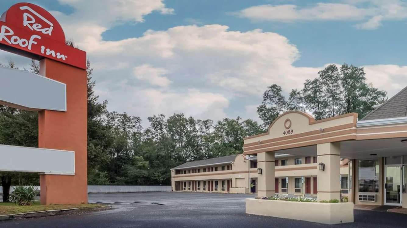 Find Best Hourly Parking Near Red Roof Inn Freehold- 4089 US-9 Garage Book Hourly Parking in Red Roof Inn Freehold- 4089 US-9 Garage