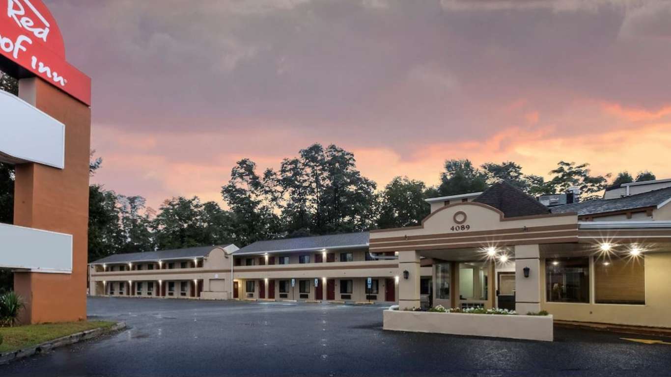 Find Best Hourly Parking Near Red Roof Inn Freehold- 4089 US-9 Garage Book Hourly Parking in Red Roof Inn Freehold- 4089 US-9 Garage
