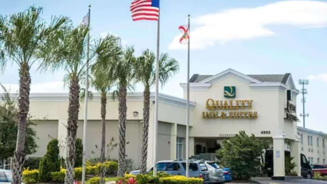 Quality Inn & Suites - 4955 E 18th Ave Garage