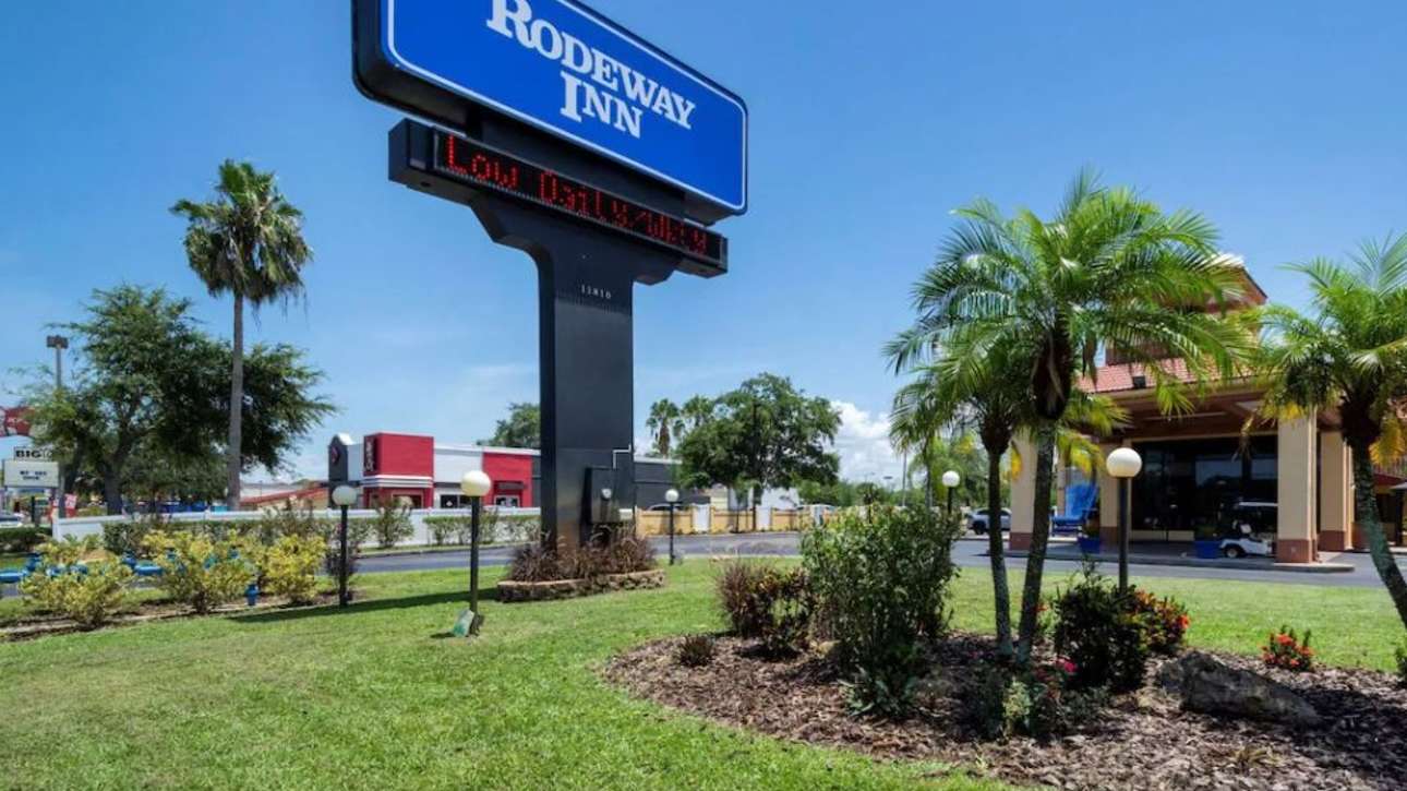 Find Best Hourly Parking Near Rodeway Inn - 11810 US Highway 19 N Garage Book Hourly Parking in Rodeway Inn - 11810 US Highway 19 N Garage