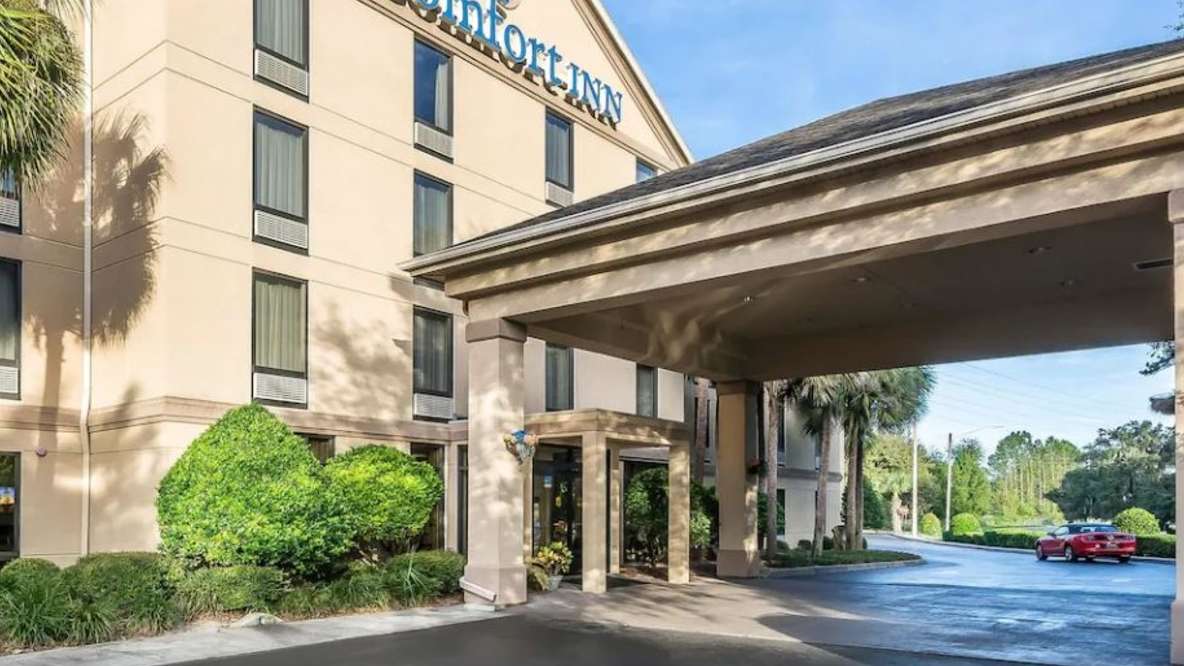 Find Best Hourly Parking Near Comfort Inn University - 3440 SW 40th Blvd Garage Book Hourly Parking in Comfort Inn University - 3440 SW 40th Blvd Garage
