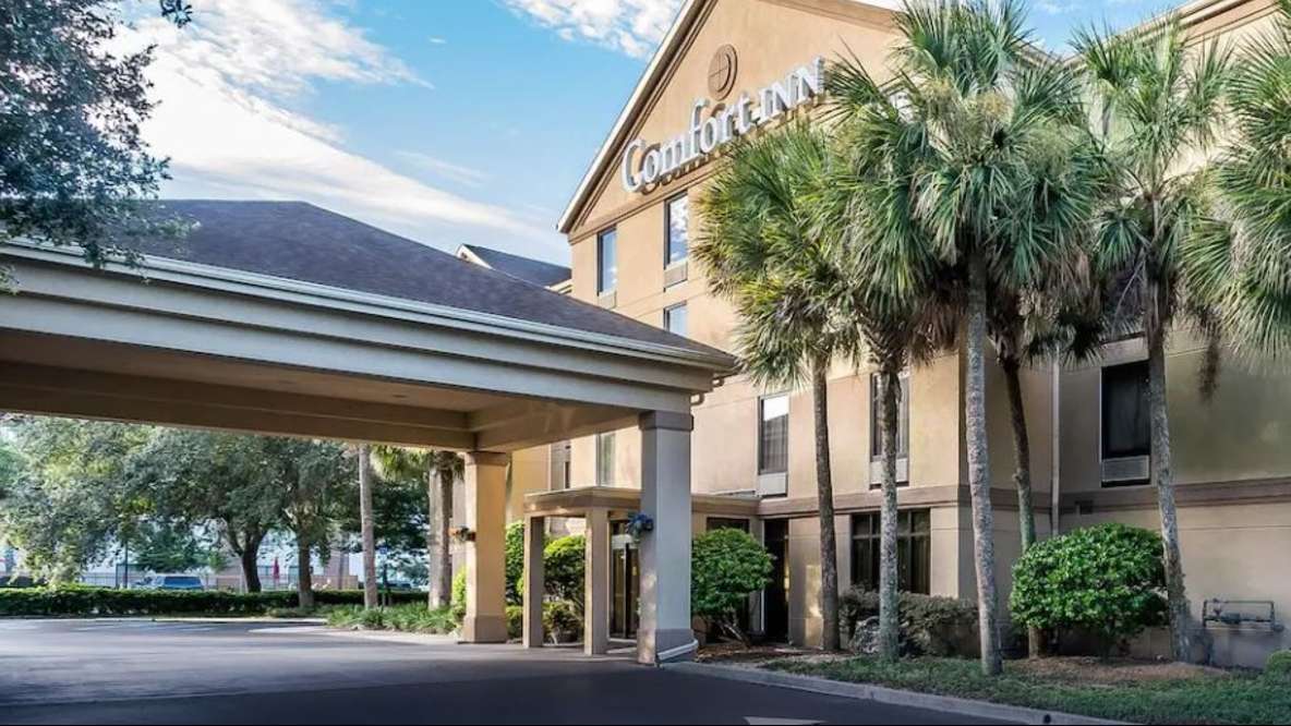 Find Best Hourly Parking Near Comfort Inn University - 3440 SW 40th Blvd Garage Book Hourly Parking in Comfort Inn University - 3440 SW 40th Blvd Garage