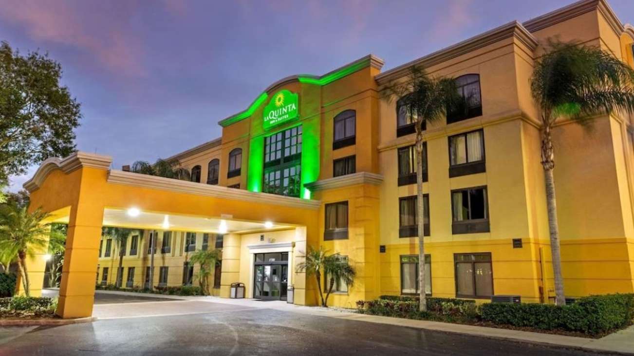 La Quinta Inn & Suites -17301 Dona Michelle Dr garage
