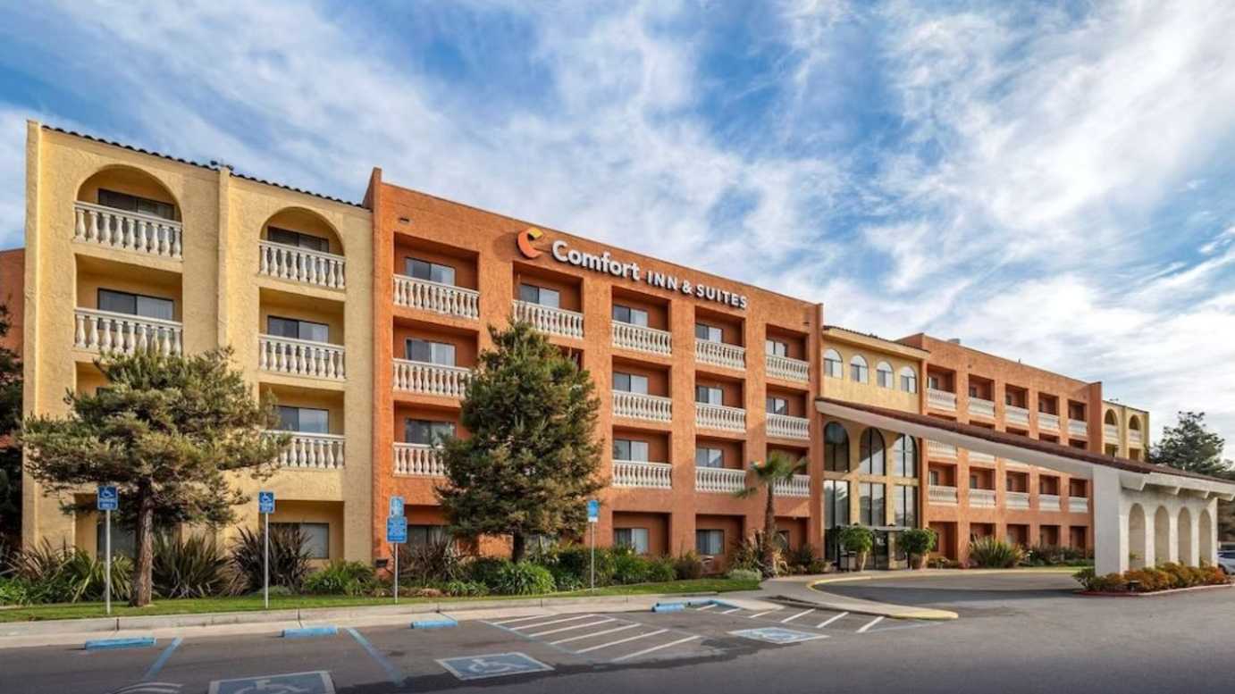 Find Best Hourly Parking Near Comfort Inn & Suites - 5977 Mowry Ave Garage Book Hourly Parking in Comfort Inn & Suites - 5977 Mowry Ave Garage