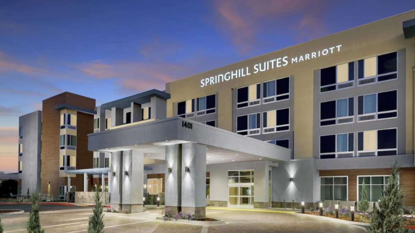 SpringHill Suites - 1401 Shoreway Rd Garage
