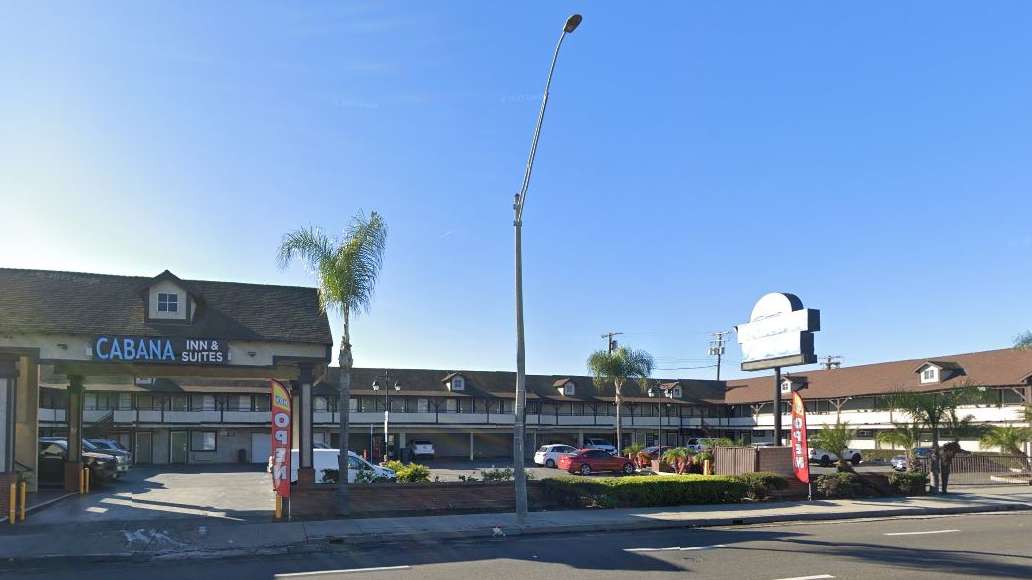 Cabana Inn & Suites LGB Airport Parking