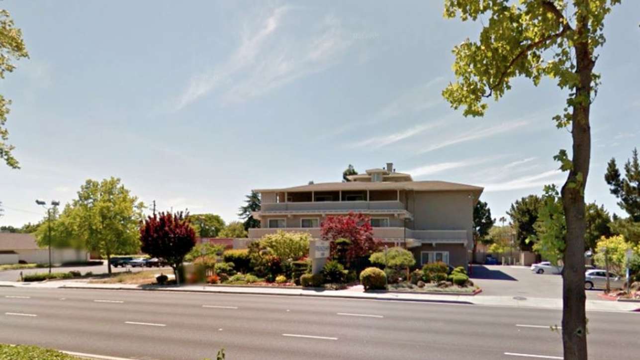 958 E El Camino Real (Friendship Inn) Garage